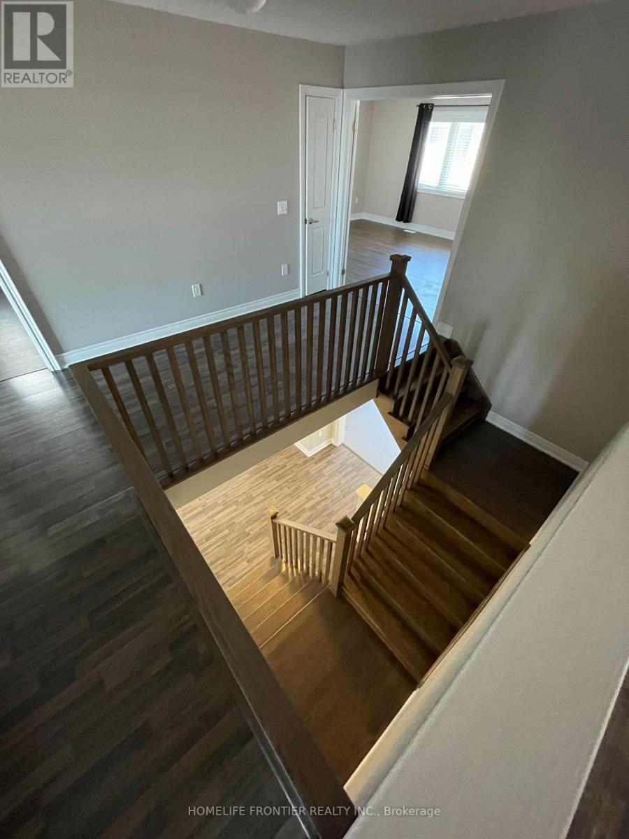 8 Jericho Avenue, Georgina, Ontario  L4P 0G9 - Photo 9 - N13584288