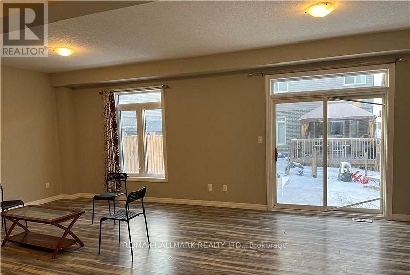 Main - 286 Buttonbush Street, Waterloo, Ontario  N2V 0B2 - Photo 4 - X13584212
