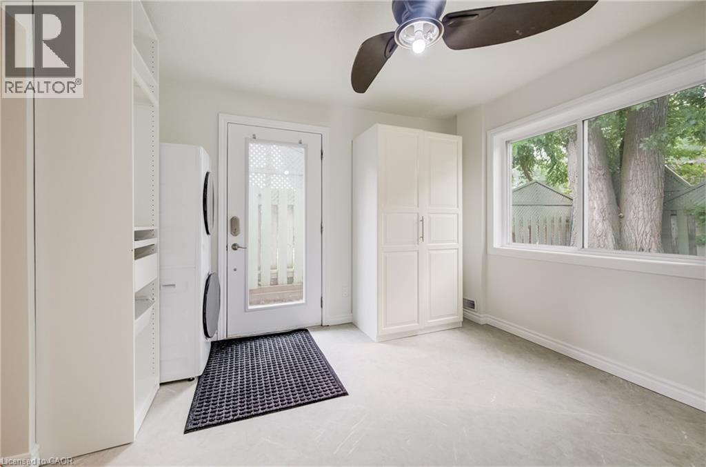 297 COUNTRY HILL Drive Unit# C, Kitchener