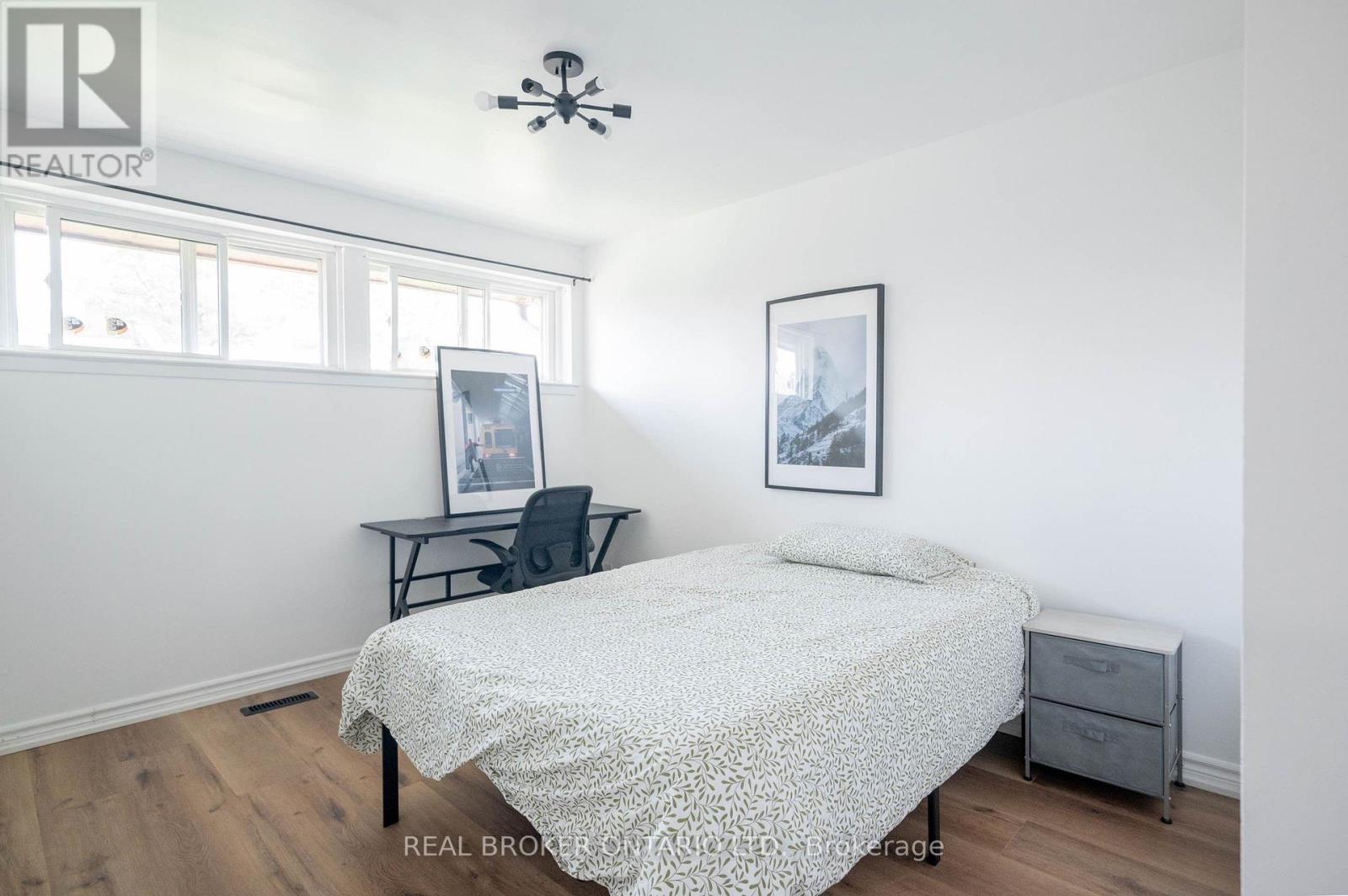 725 Military Trail, Toronto, Ontario  M1E 4P6 - Photo 4 - E13569532