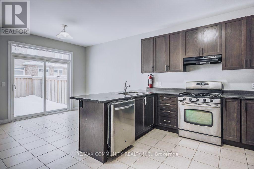 2436 New Providence Street, Oshawa, Ontario  L1L 0G2 - Photo 11 - E13584392