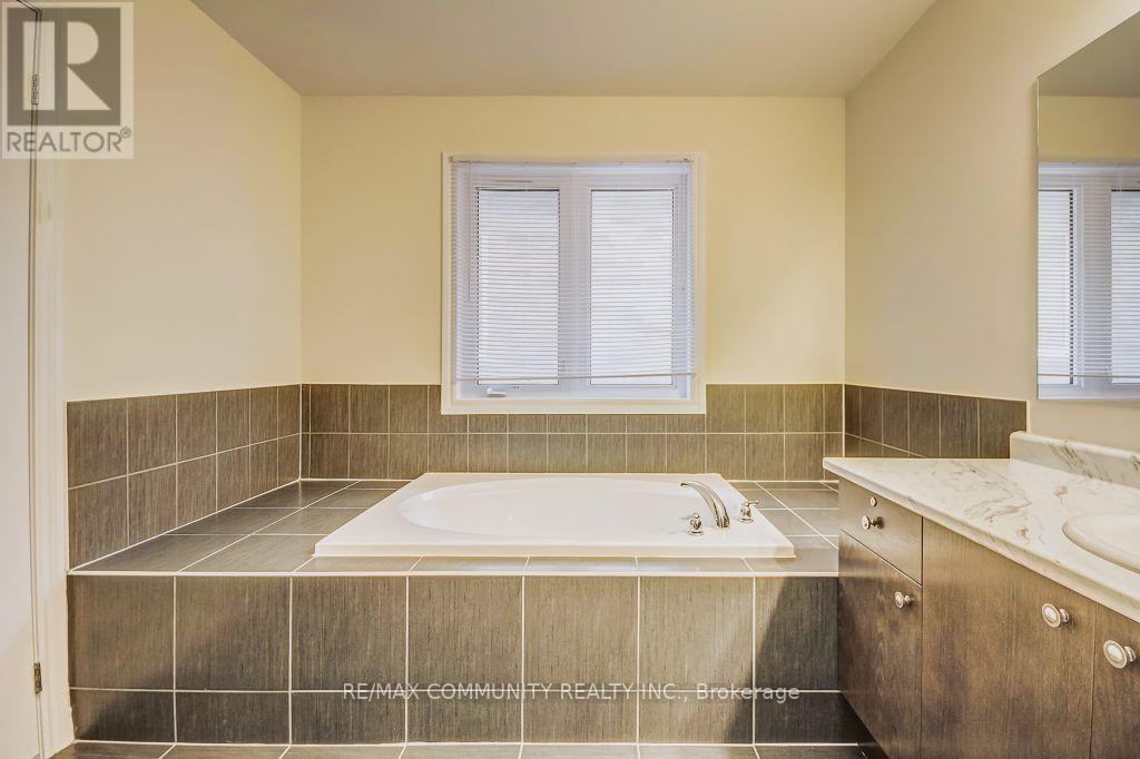 2436 New Providence Street, Oshawa, Ontario  L1L 0G2 - Photo 15 - E13584392