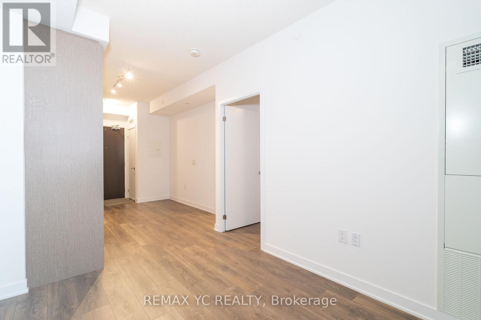 701 - 60 Honeycrisp Crescent, Vaughan, Ontario  L4K 0N5 - Photo 4 - N13584326
