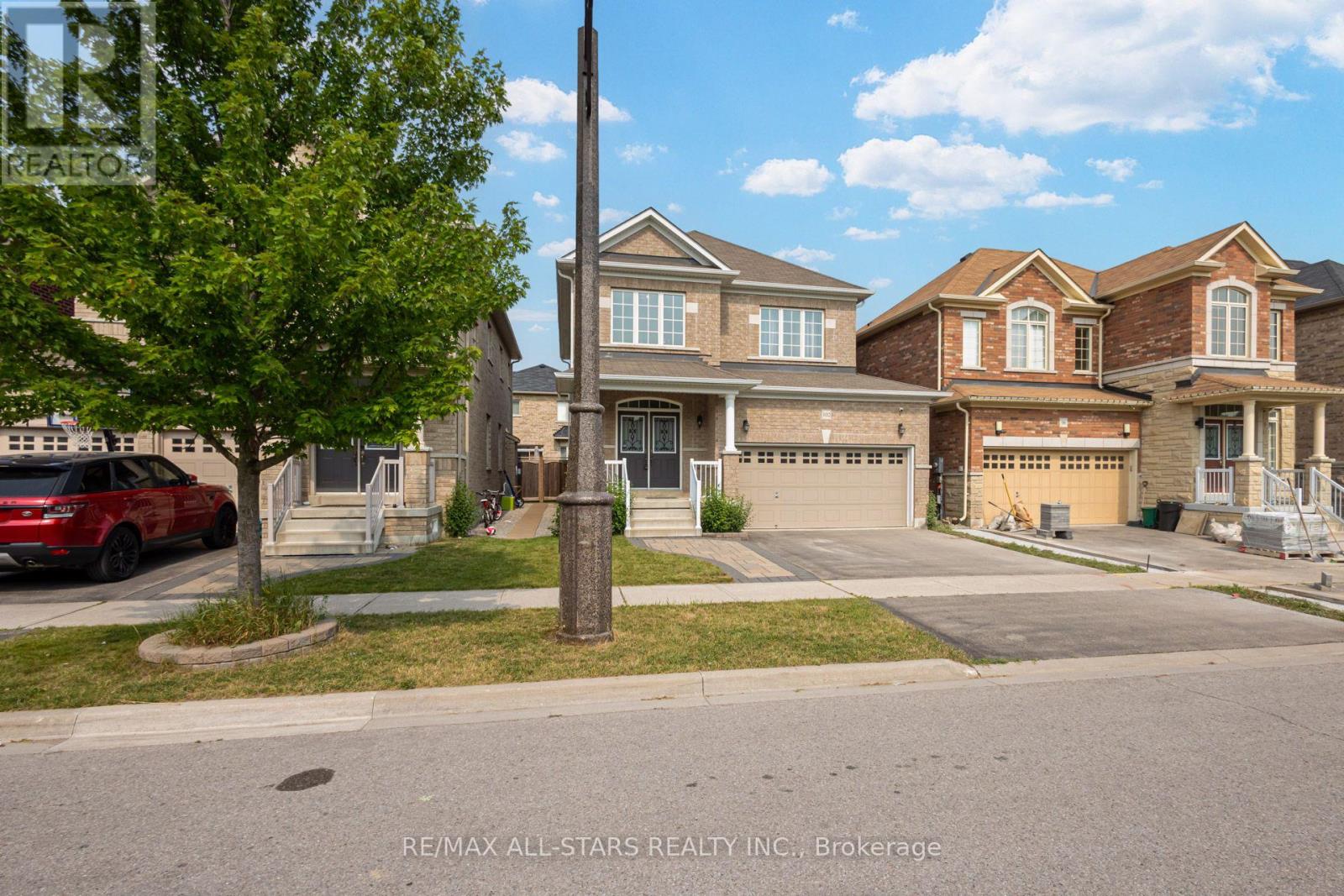 102 Creekland Avenue, Whitchurch-Stouffville, Ontario  L4A 1X4 - Photo 2 - N13584394