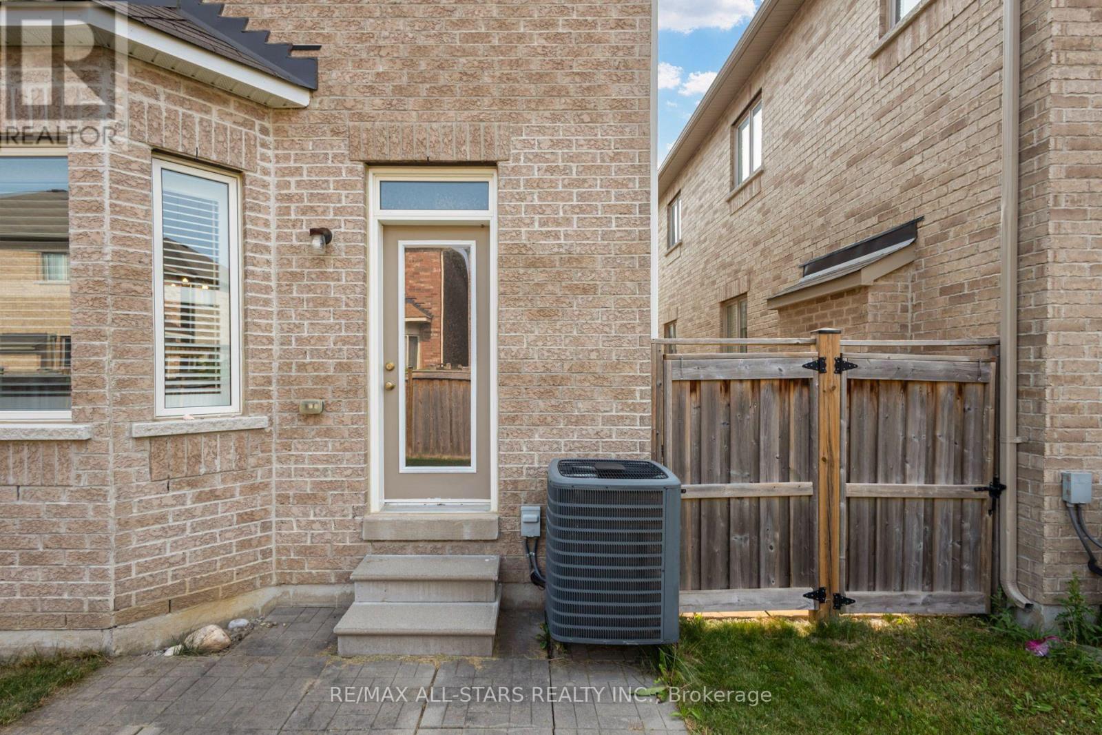 102 Creekland Avenue, Whitchurch-Stouffville, Ontario  L4A 1X4 - Photo 42 - N13584394