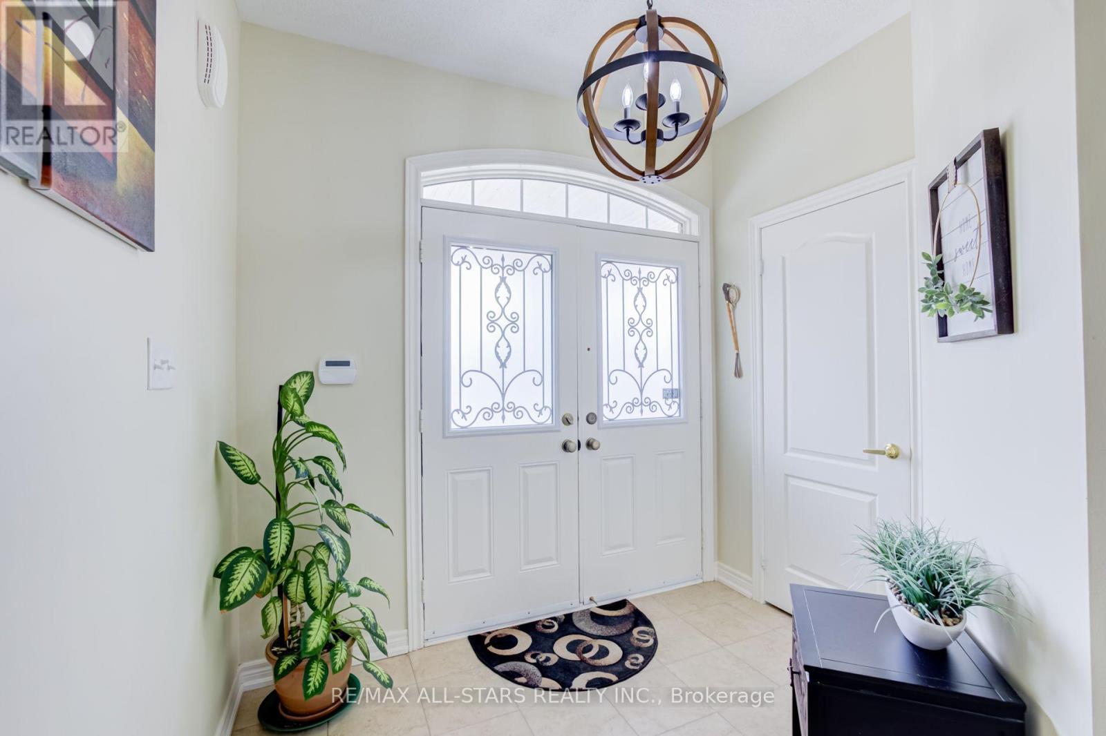 102 Creekland Avenue, Whitchurch-Stouffville, Ontario  L4A 1X4 - Photo 5 - N13584394