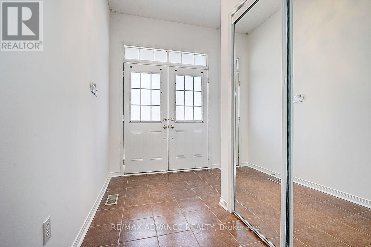 137 Laramie Crescent, Vaughan, Ontario  L6A 0R1 - Photo 2 - N13584474