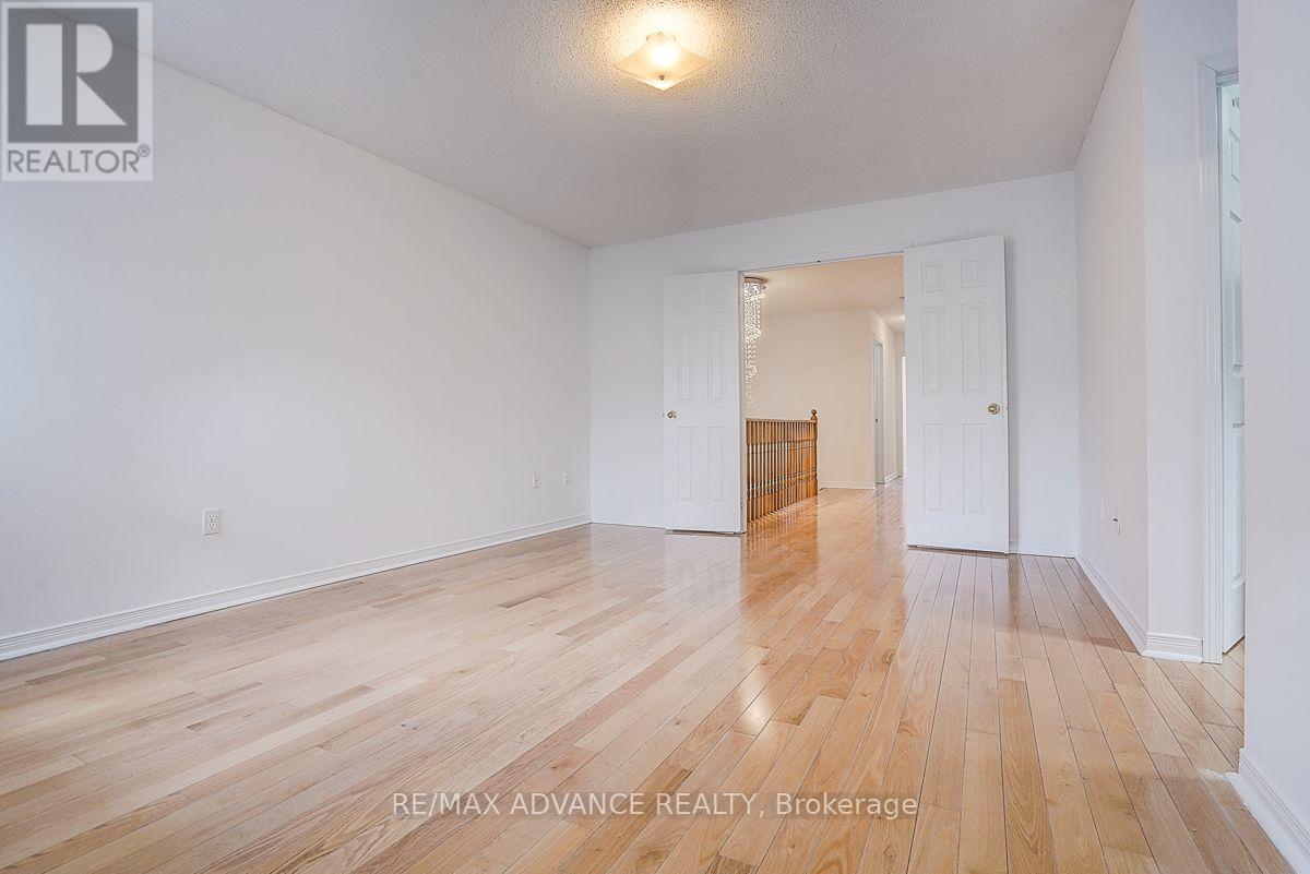 137 Laramie Crescent, Vaughan, Ontario  L6A 0R1 - Photo 21 - N13584474