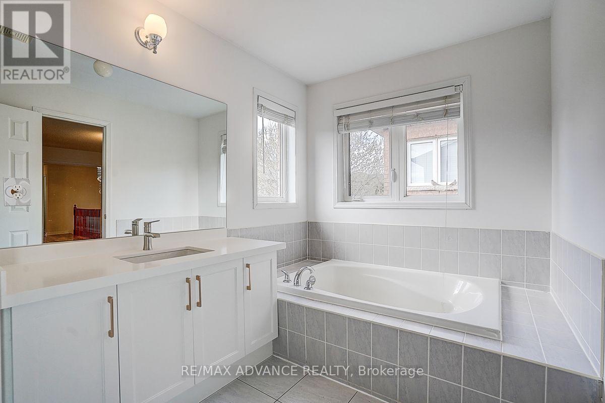 137 Laramie Crescent, Vaughan, Ontario  L6A 0R1 - Photo 24 - N13584474