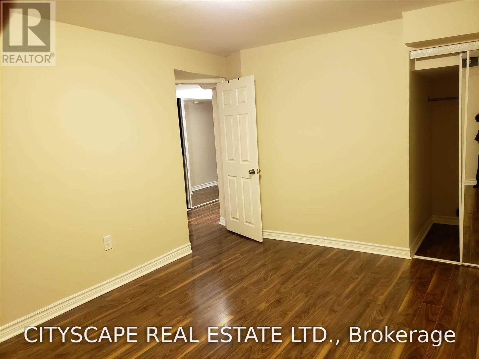 5483 Bellaggio Crescent, Mississauga, Ontario  L5V 0C6 - Photo 13 - W13584300
