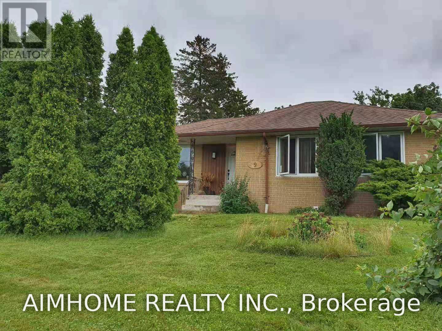 MAIN - 9 MALDAVER AVENUE, Mississauga (Streetsville)