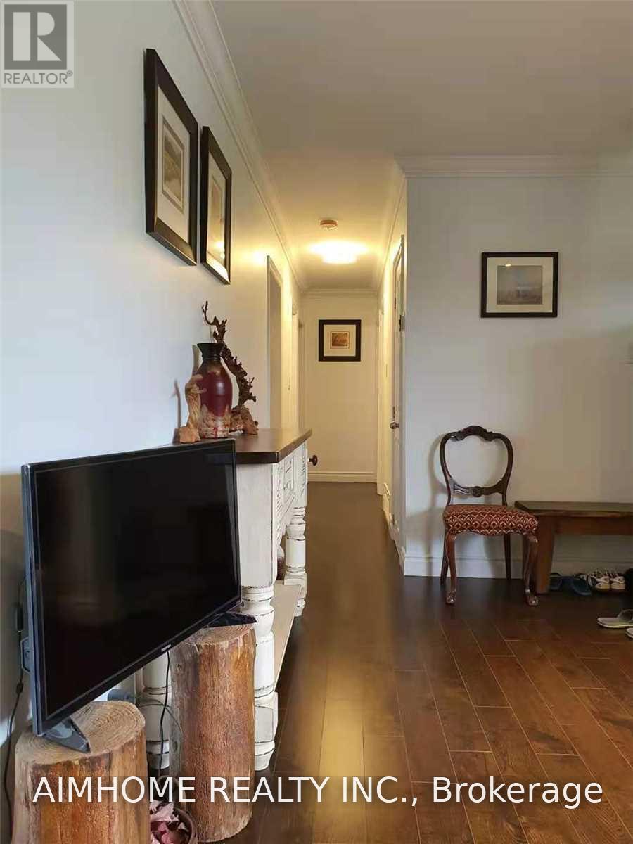 Main - 9 Maldaver Avenue, Mississauga, Ontario  L5M 1W4 - Photo 7 - W13584362
