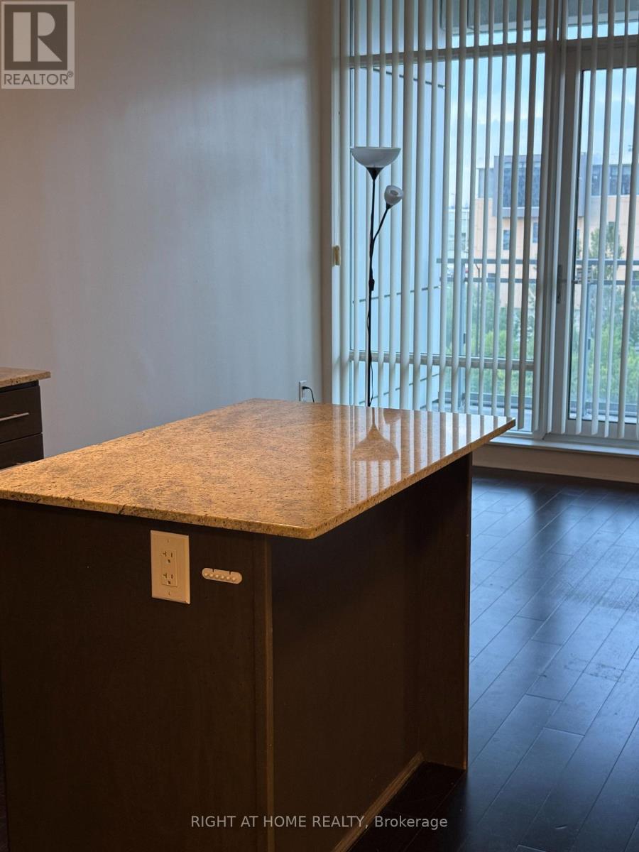 501 - 360 Square One Drive, Mississauga, Ontario  L5B 0G7 - Photo 8 - W13584480