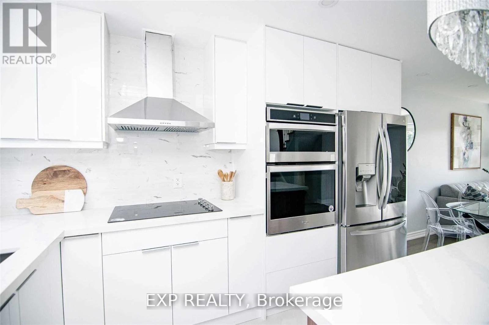 2117 Bridge Road, Oakville, Ontario  L6L 2E8 - Photo 2 - W13584514