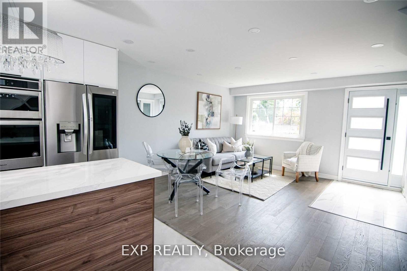 2117 Bridge Road, Oakville, Ontario  L6L 2E8 - Photo 4 - W13584514