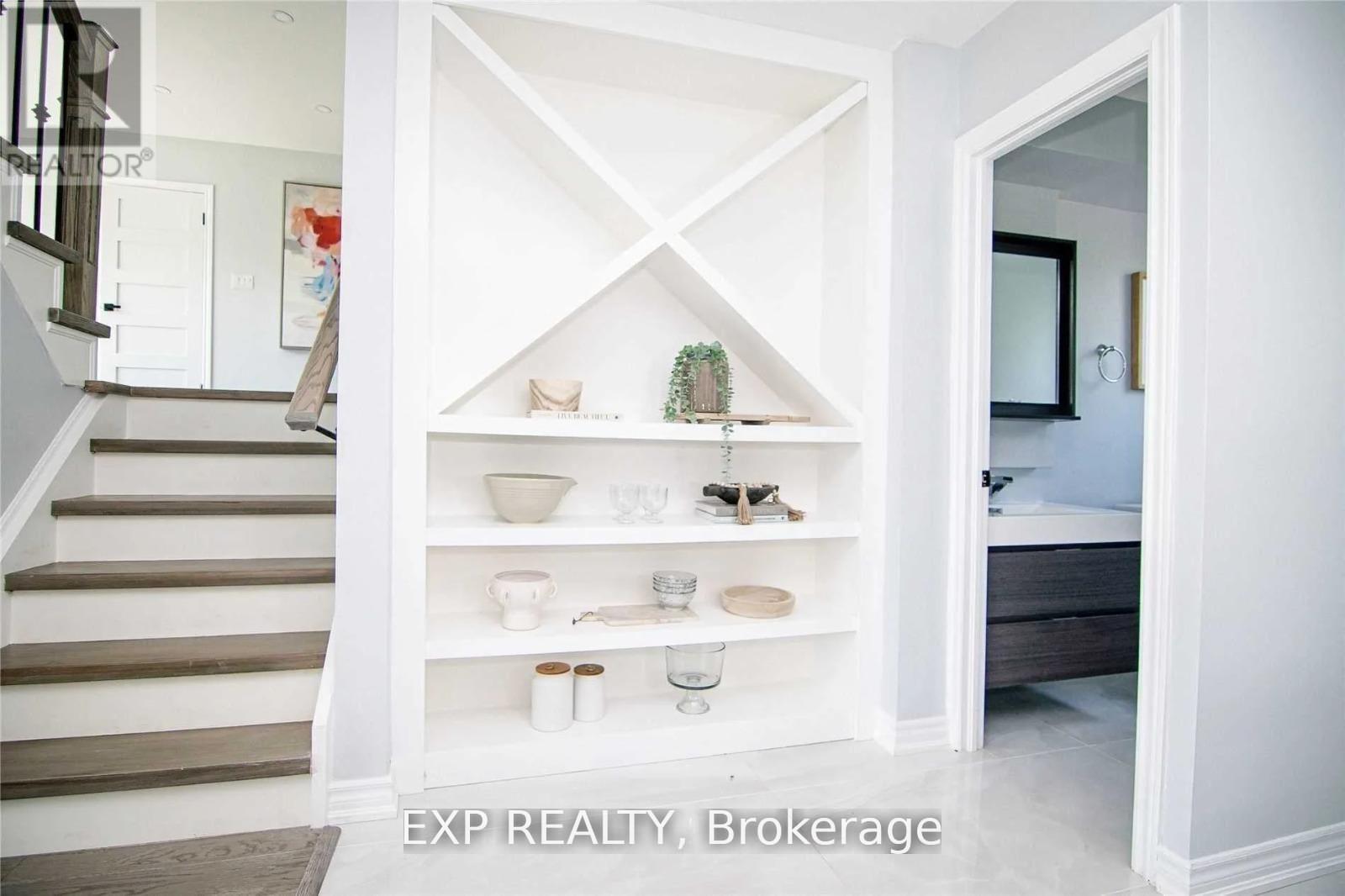 2117 Bridge Road, Oakville, Ontario  L6L 2E8 - Photo 5 - W13584514