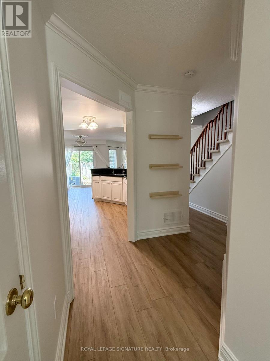1133 Westview Terrace, Oakville, Ontario  L6M 3M1 - Photo 4 - W13584534