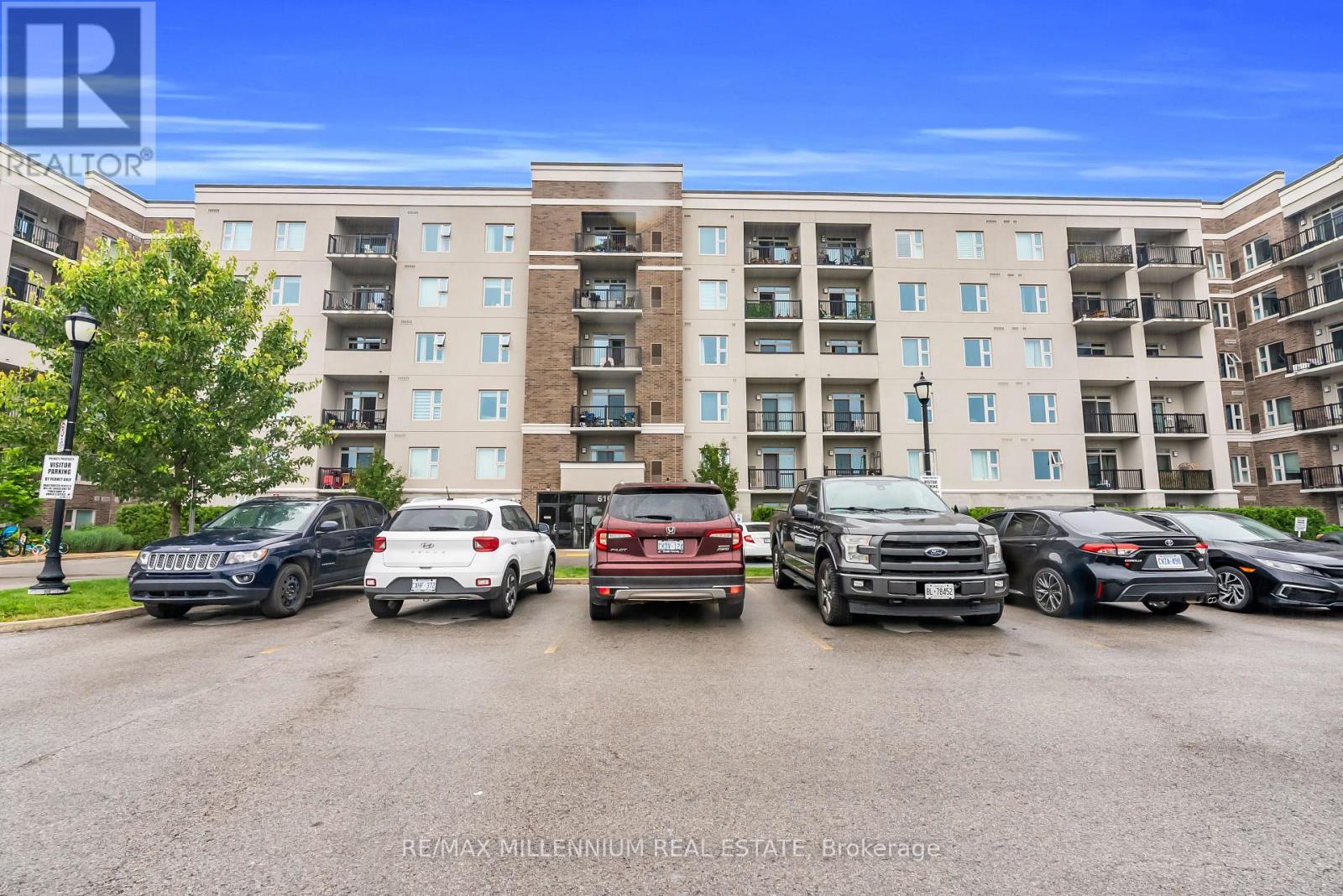 220 - 610 Farmstead Drive, Milton, Ontario  L9T 8X5 - Photo 2 - W13584536