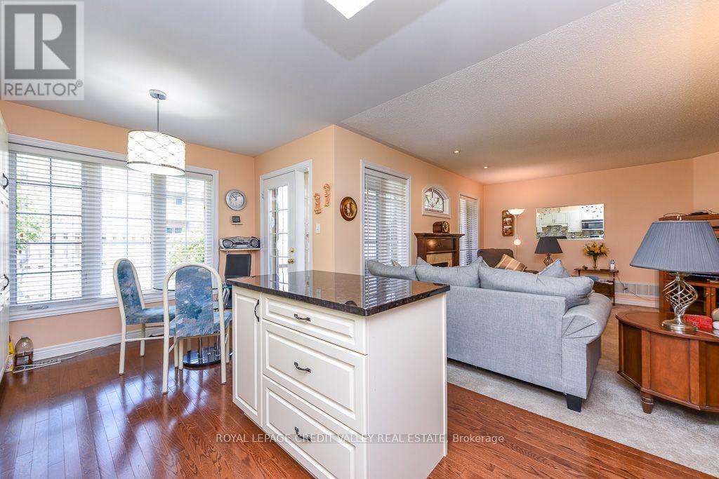 6 Ballerina Gardens, Brampton, Ontario  L6R 3J4 - Photo 8 - W13563568