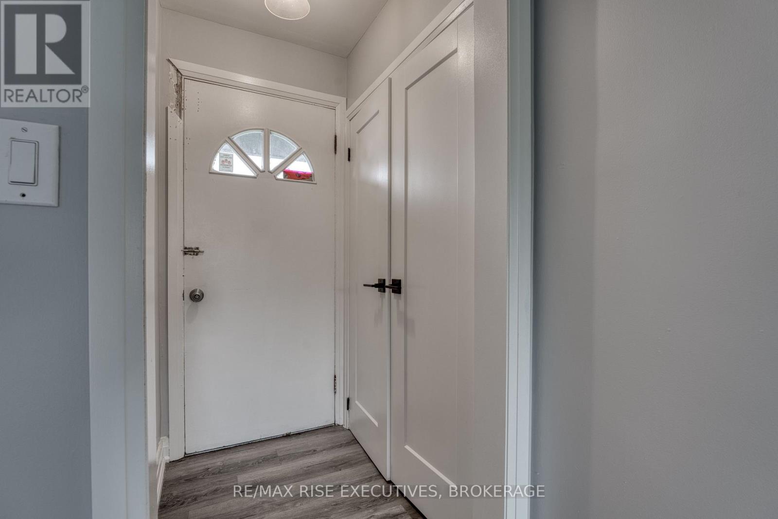 1 - 22 RUSKIN STREET - Photo 3