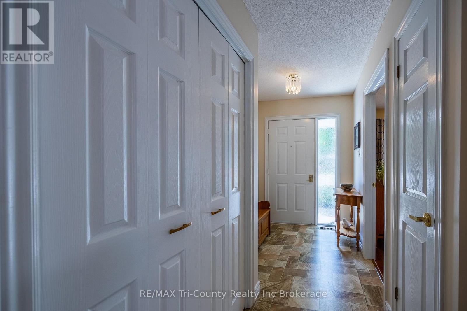 10 Mcdonald Court, Tillsonburg, Ontario  N4G 5L8 - Photo 12 - X13583676