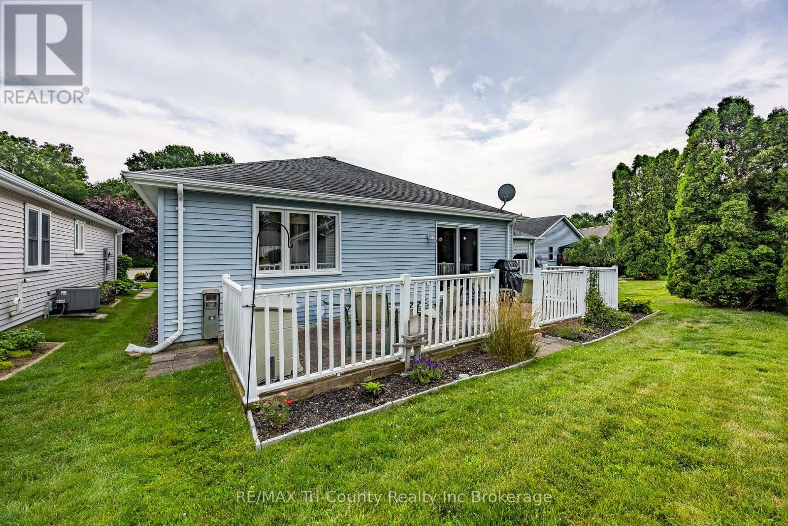 10 Mcdonald Court, Tillsonburg, Ontario  N4G 5L8 - Photo 2 - X13583676