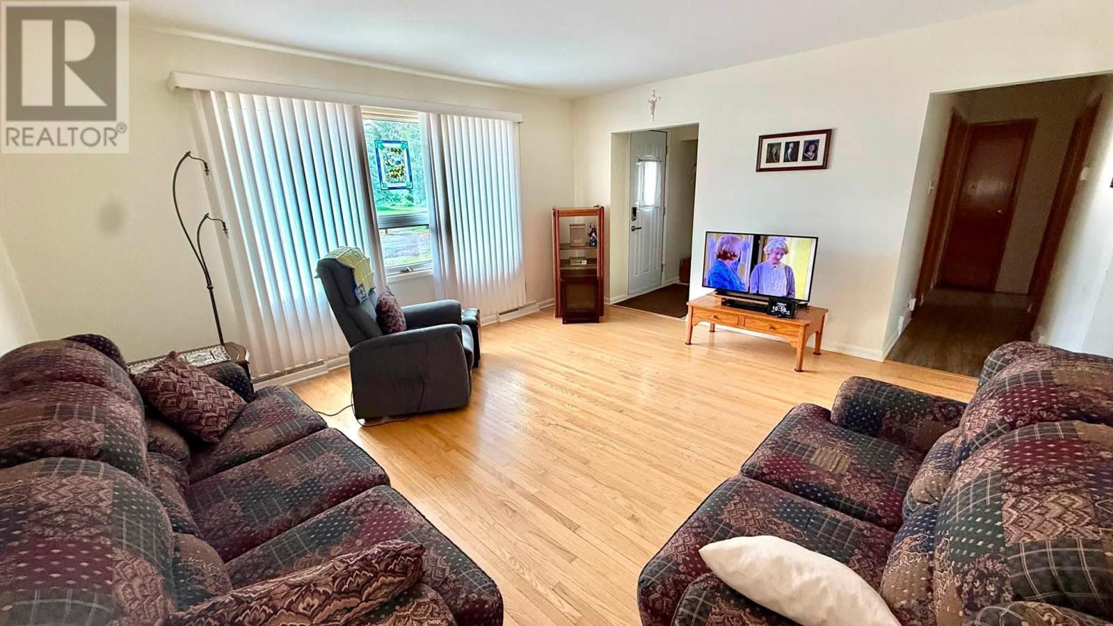 906 Home Ave, Thunder Bay, Ontario  P7E 3B3 - Photo 3 - TB2602017