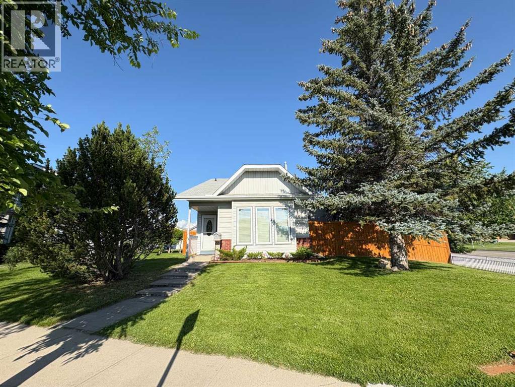 228 ERIN WOODS Drive SE, Calgary