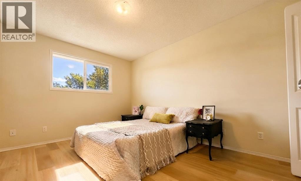 228 Erin Woods Drive Se, Calgary, Alberta  T2B 3B9 - Photo 10 - A2330215