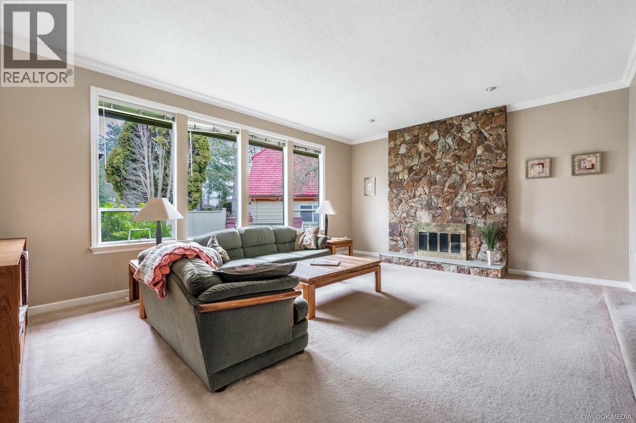 7720 Waterton Drive, Richmond, British Columbia  V7A 4G4 - Photo 2 - R3147864