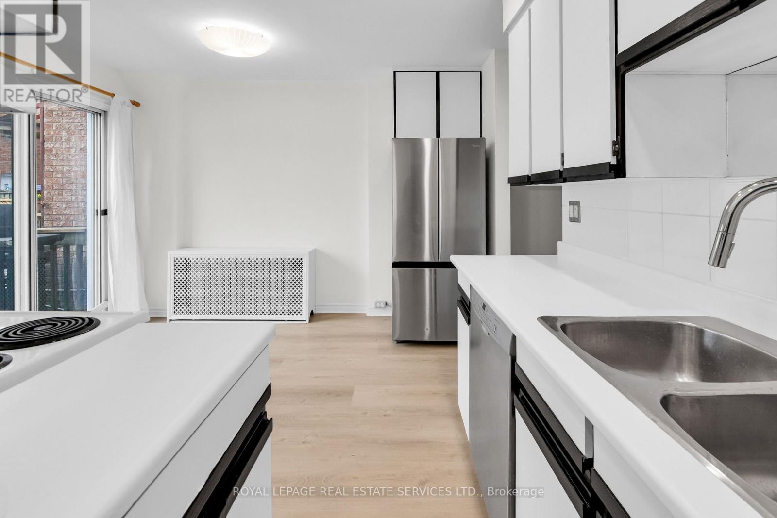 56 Arlington Avenue, Toronto, Ontario  M6G 3K8 - Photo 16 - C13584570