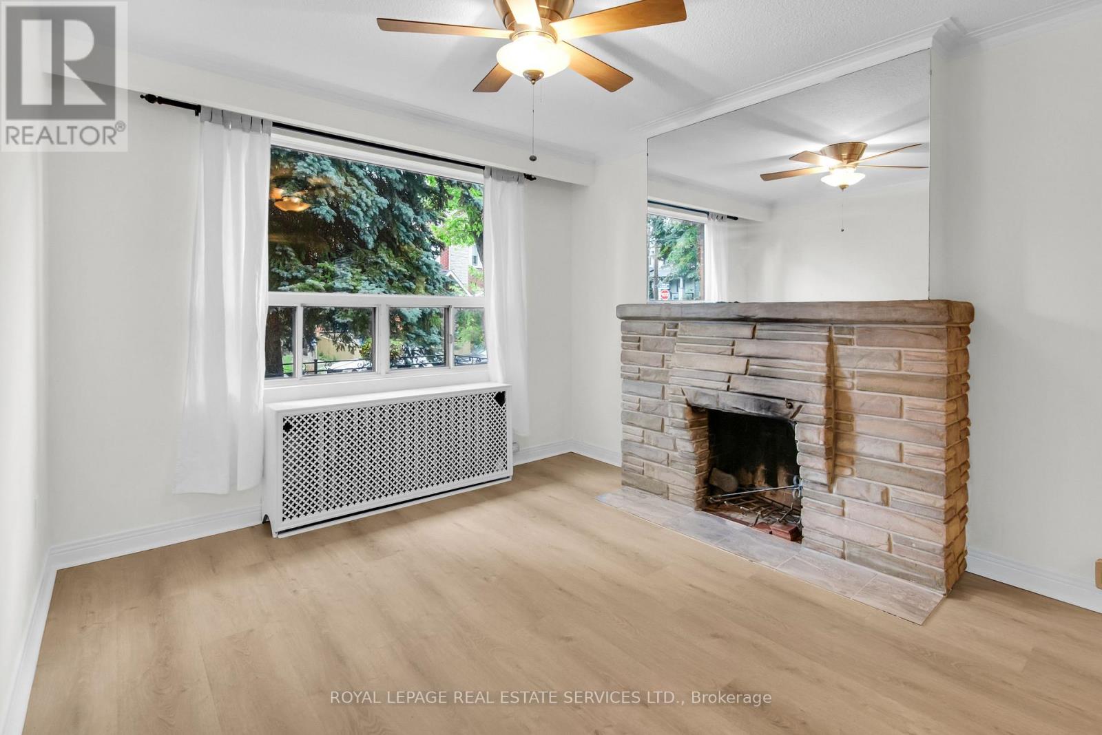 56 Arlington Avenue, Toronto, Ontario  M6G 3K8 - Photo 7 - C13584570