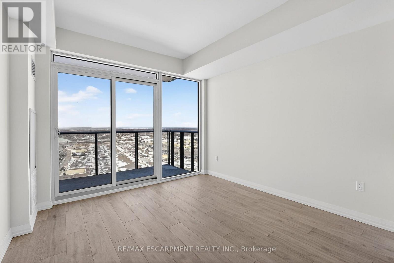 2408 - 27 Korda Gate, Vaughan, Ontario L4K 2M9 - Photo 9 - N13584578