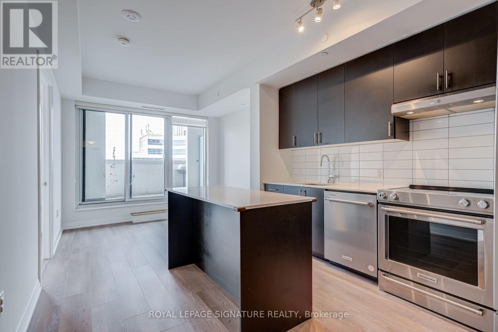229 - 9000 JANE STREET, Vaughan, Ontario