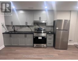 40 BEACHVILLE CIRCLE, Brampton, Ontario
