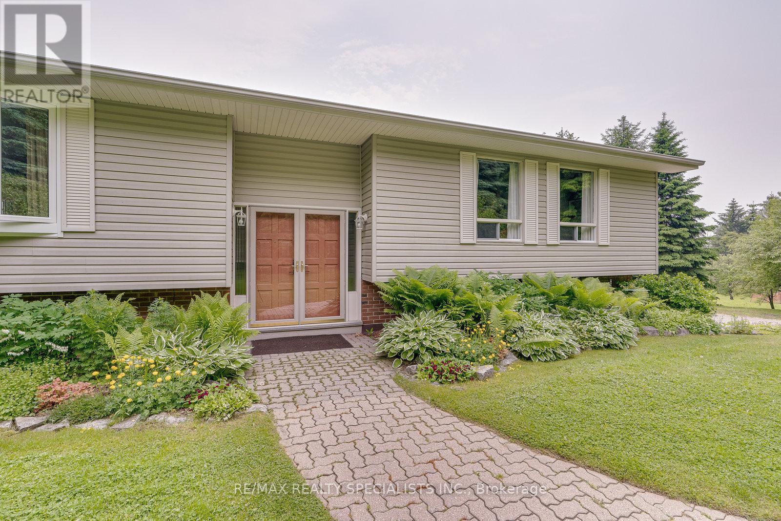 6739 Castlederg Side Road, Caledon, Ontario  L7C 0P6 - Photo 4 - W13584632