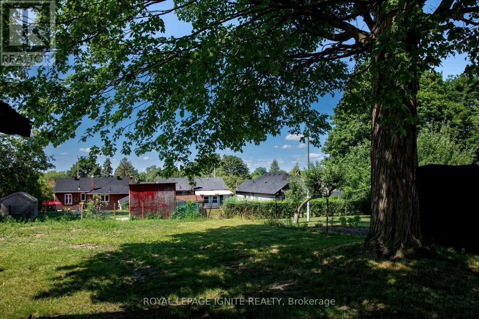 MAIN - 38 PARENT AVENUE - Photo 3