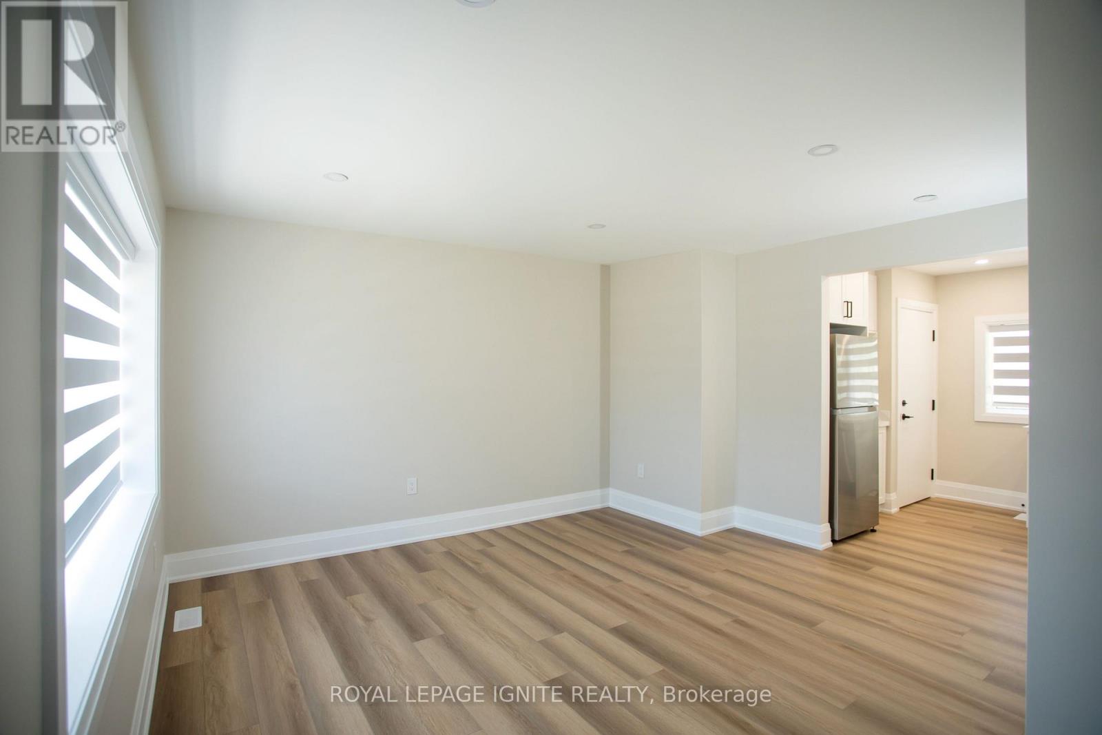 MAIN - 38 PARENT AVENUE - Photo 4