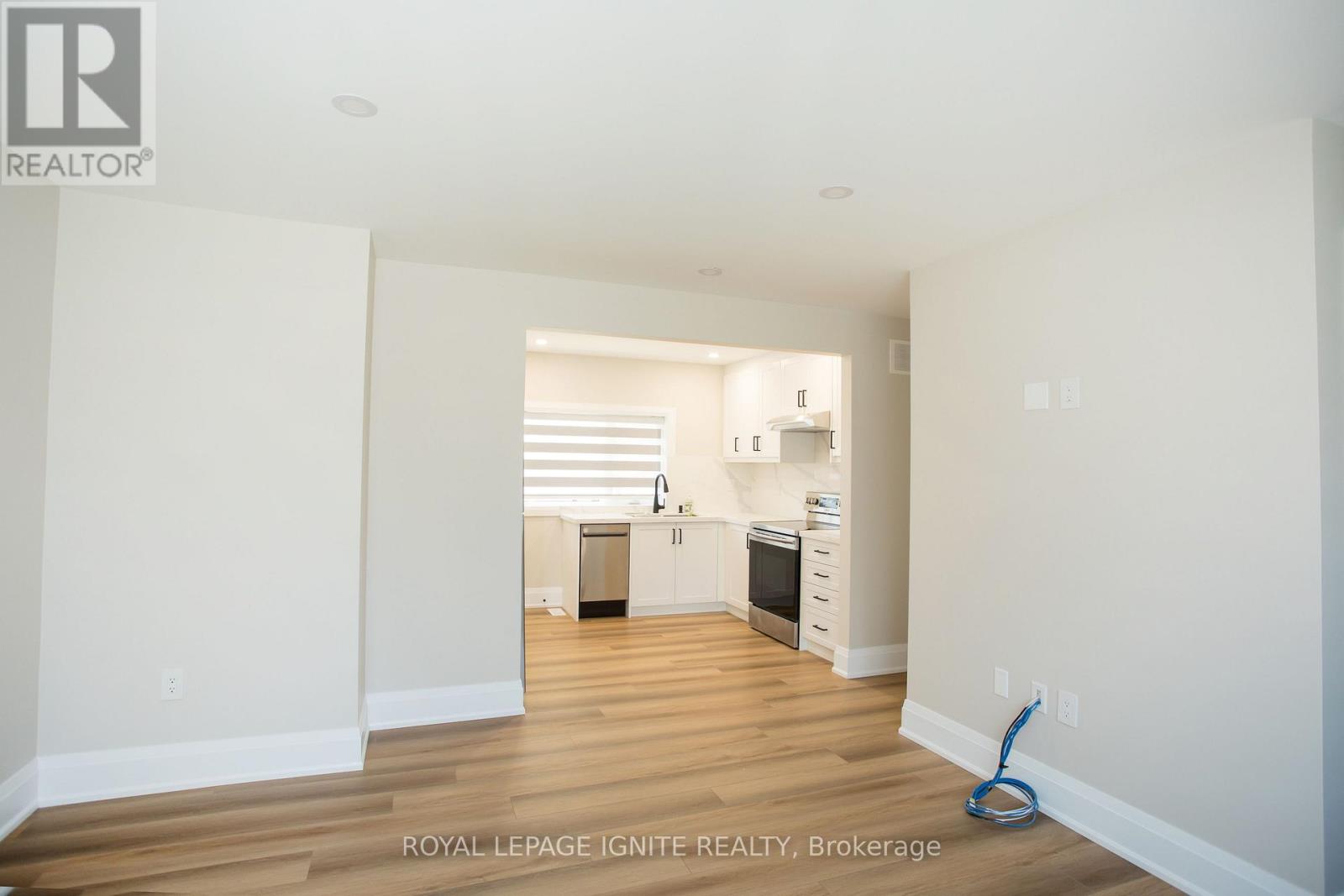 MAIN - 38 PARENT AVENUE - Photo 6