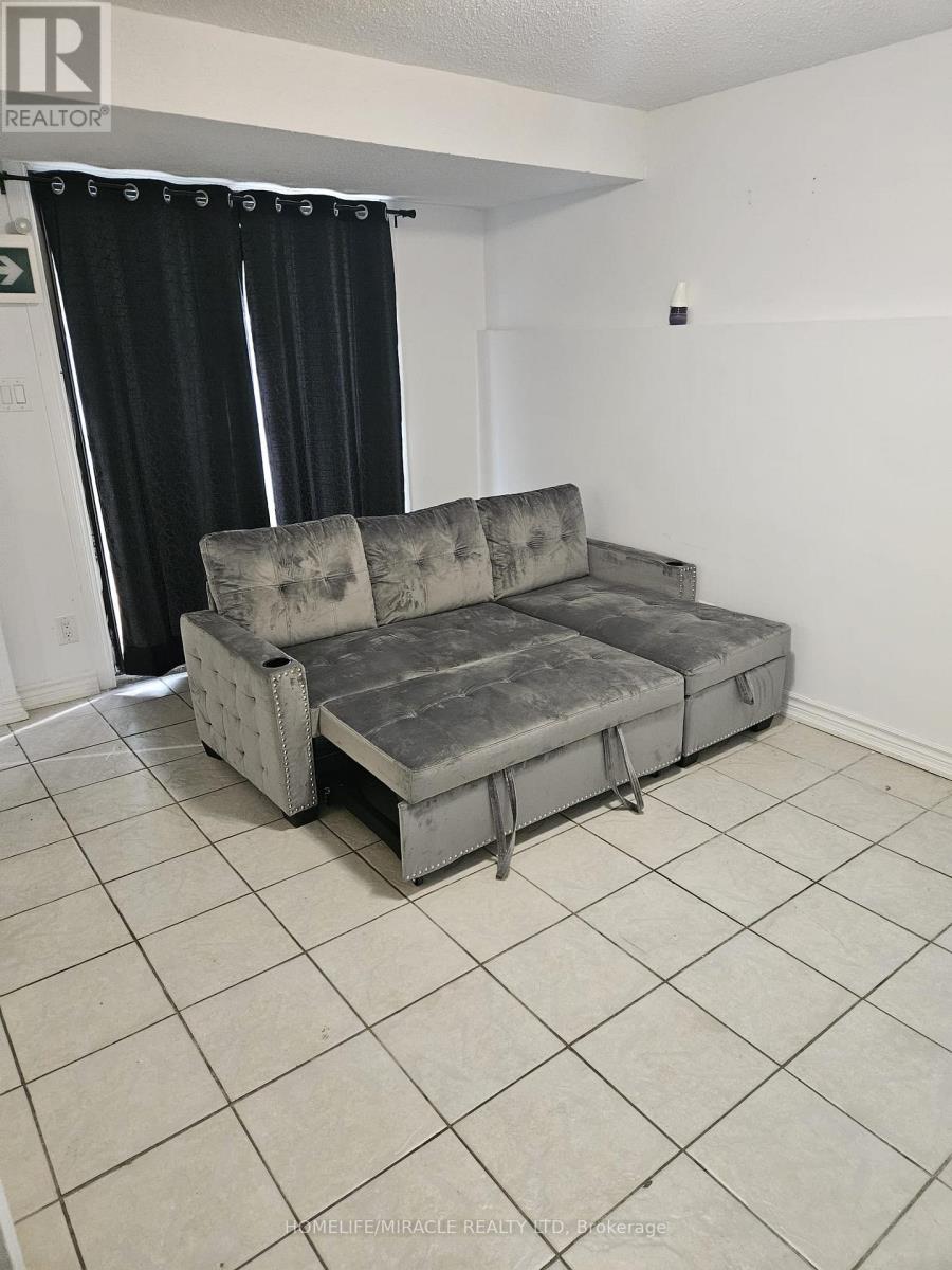 43 BLOSSOM AVENUE W