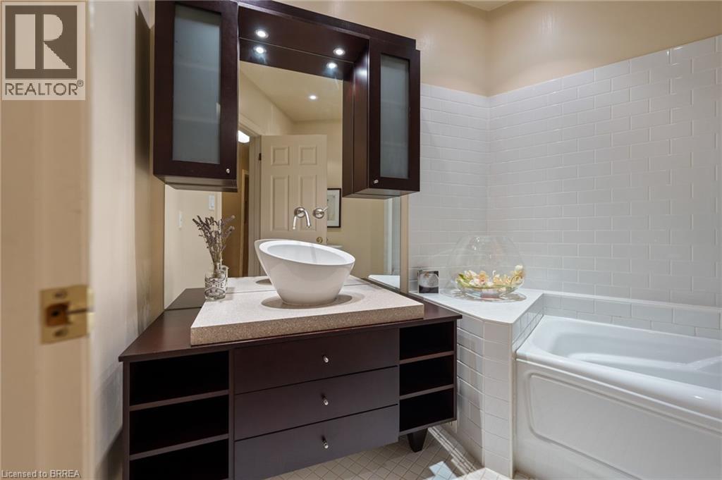 7 Gaywood Gardens, Brantford, Ontario  N3T 5J7 - Photo 26 - 40849146