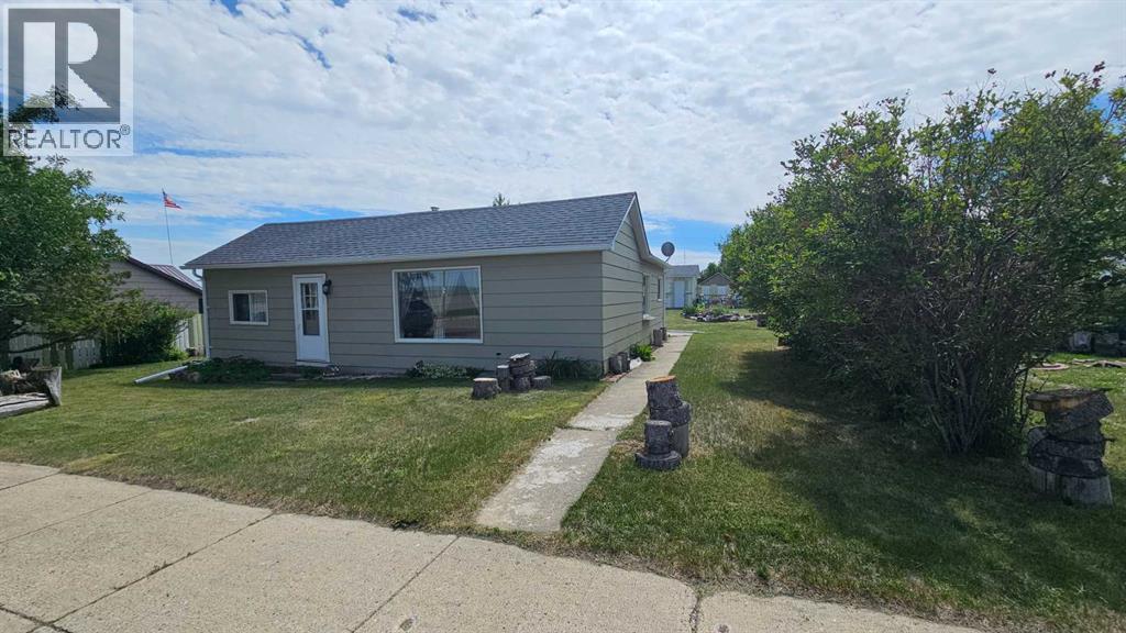 104 1 A Avenue, Coutts, Alberta  T0K 0N0 - Photo 2 - A2329101