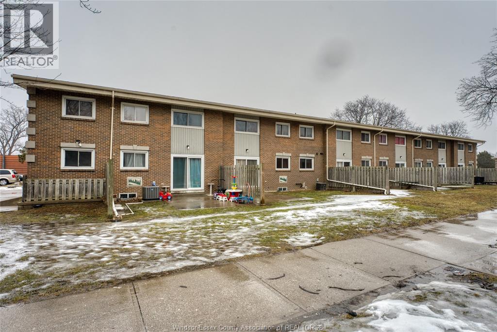 1930 Columbia Court Unit# 34, Windsor, Ontario N9E 1B1 - Photo 20 - 26017457