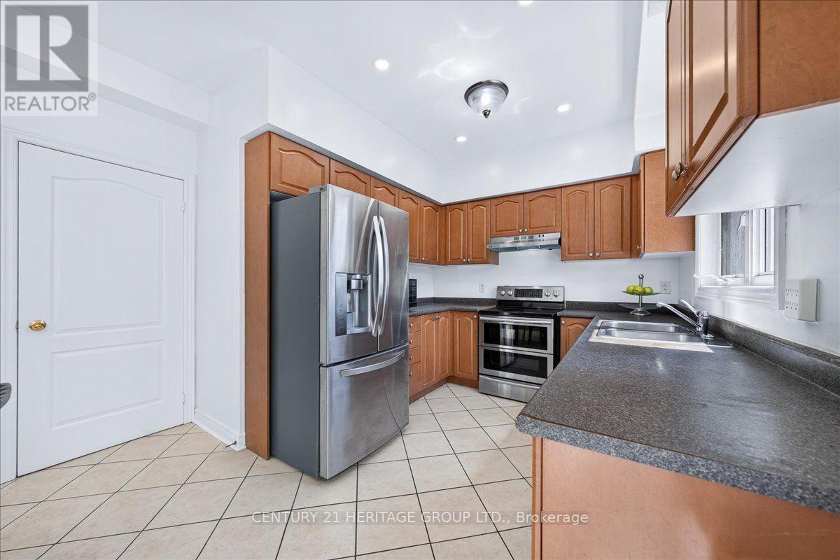 19 Reynolds Avenue, Brampton, Ontario  L6P 2C1 - Photo 10 - W13584384
