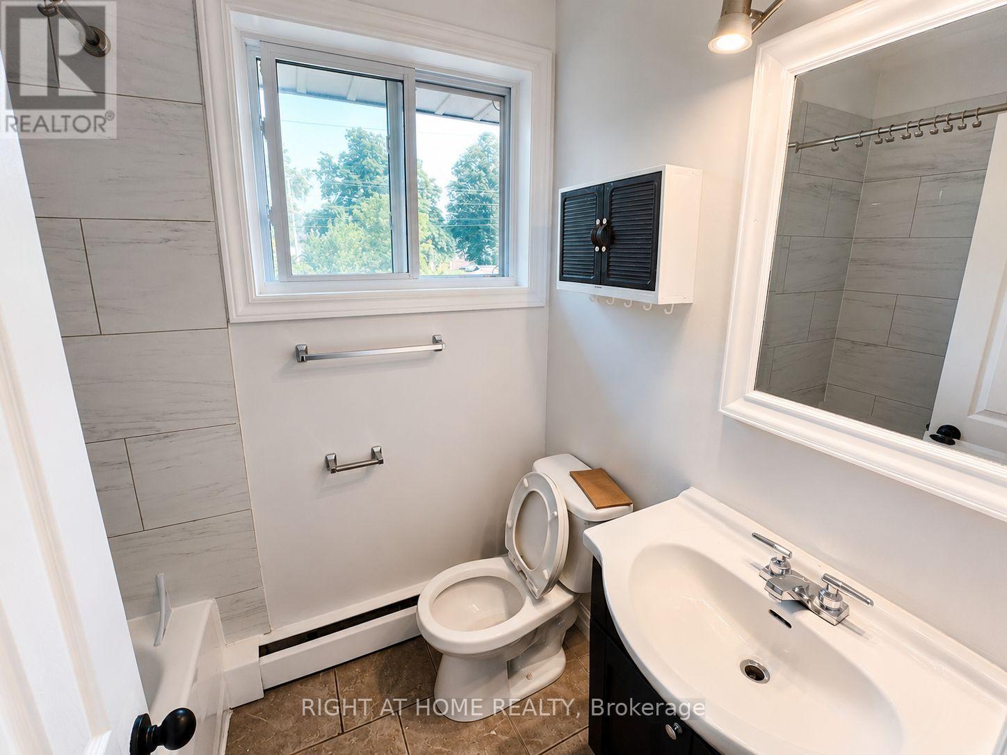 238 Burnside Drive, London East, Ontario  N5V 1B9 - Photo 5 - X13561184