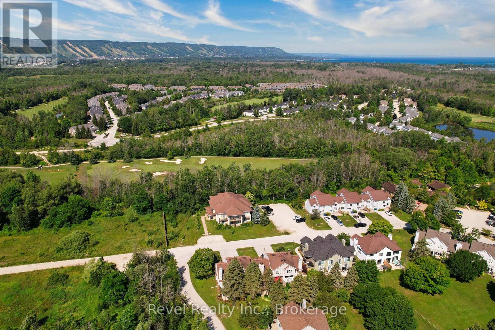 173 Vacation Inn Drive, Collingwood, Ontario L9Y 5G4 - Photo 2 - S13584960
