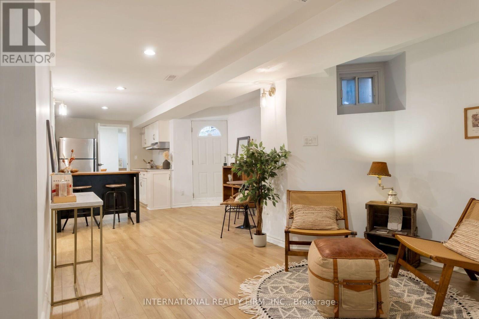 319 Markham Street, Toronto, Ontario M6G 2K8 - Photo 3 - C13584810