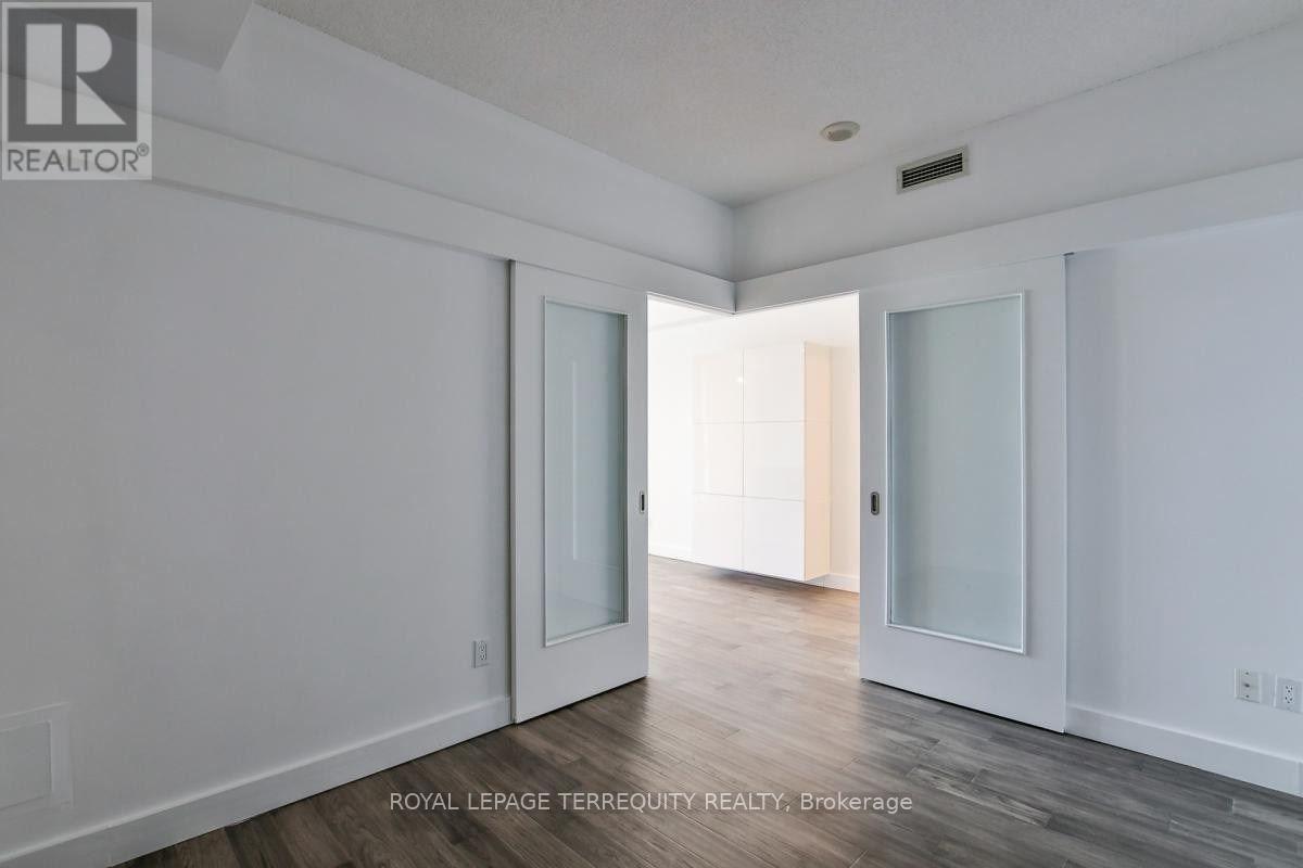 2605 - 218 Queens Quay W, Toronto, Ontario  M5J 2Y6 - Photo 15 - C13584828