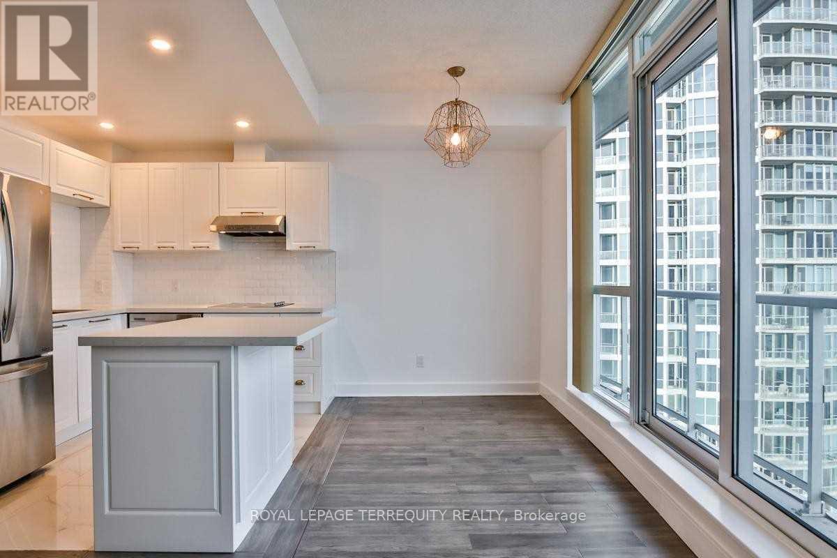 2605 - 218 Queens Quay W, Toronto, Ontario  M5J 2Y6 - Photo 6 - C13584828