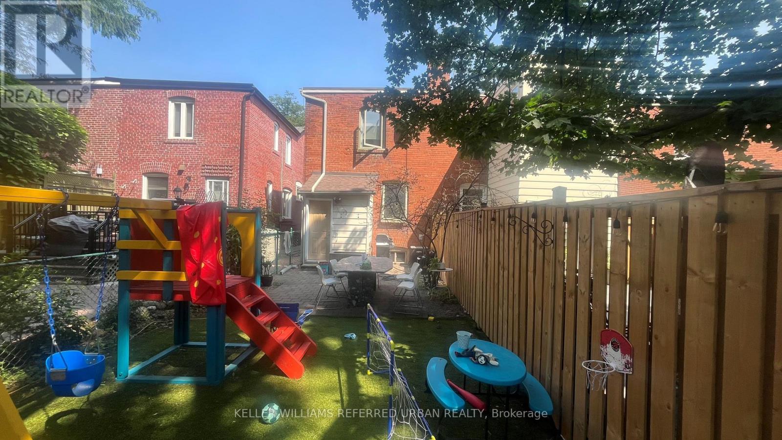 335 ROEHAMPTON AVENUE - Photo 16